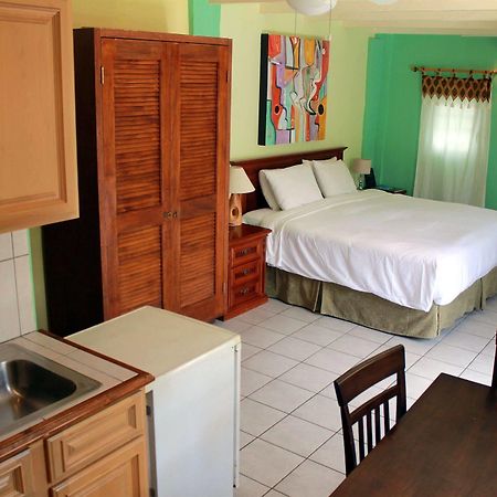Azure Hotel And Art Studio Simpson Bay Buitenkant foto