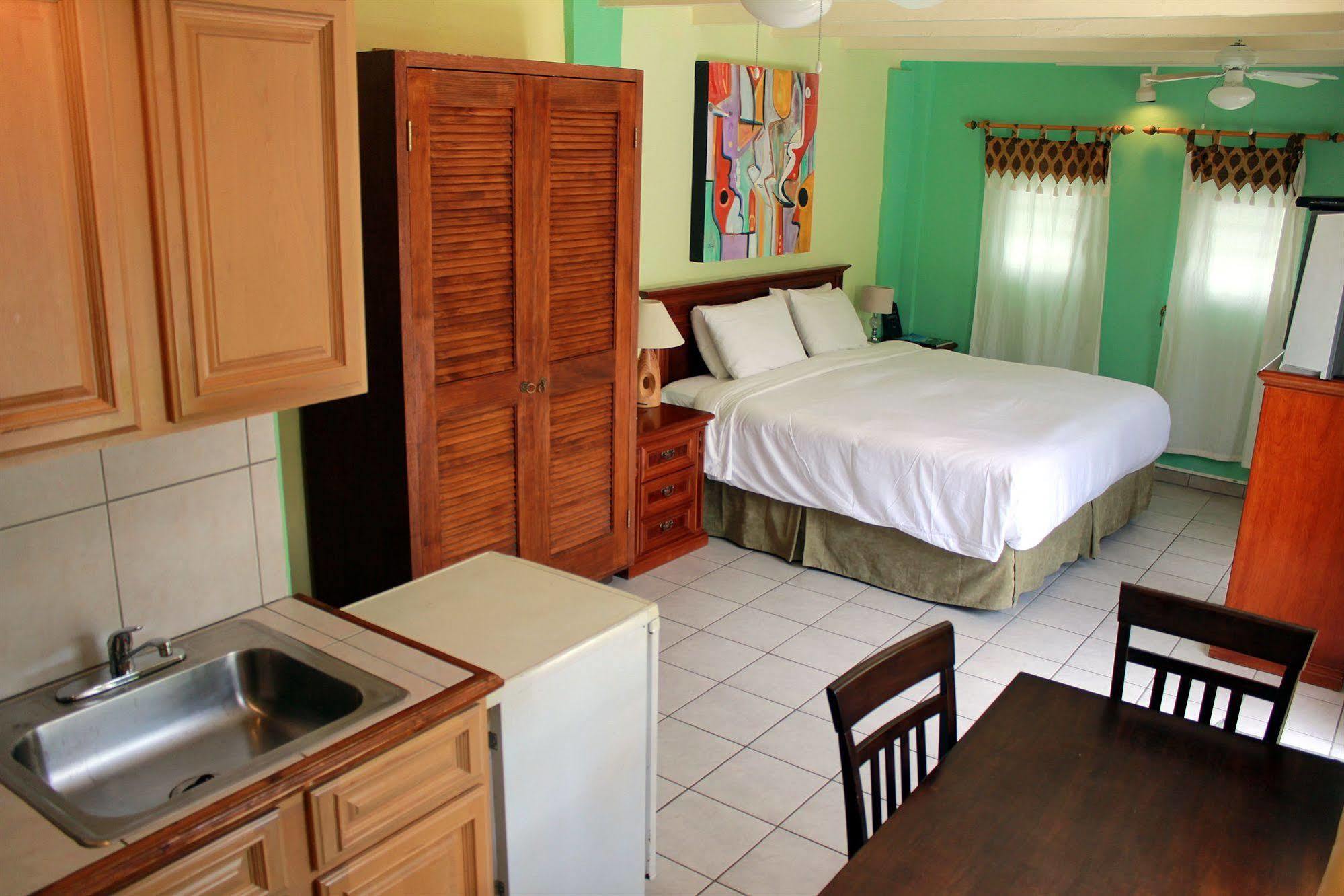 Azure Hotel And Art Studio Simpson Bay Buitenkant foto