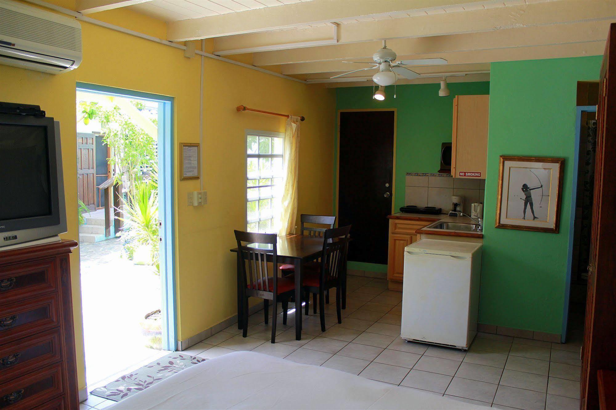 Azure Hotel And Art Studio Simpson Bay Buitenkant foto